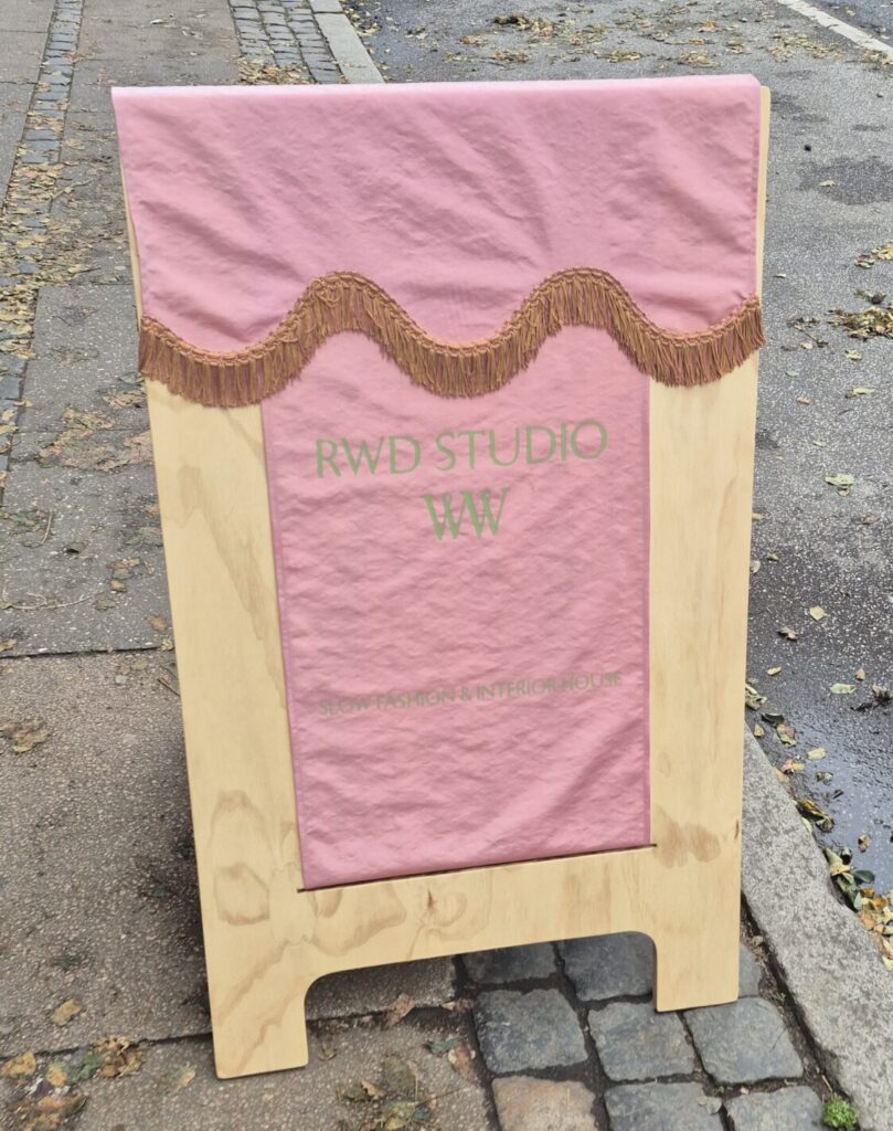 Oprindeligt RWD Studio skilt